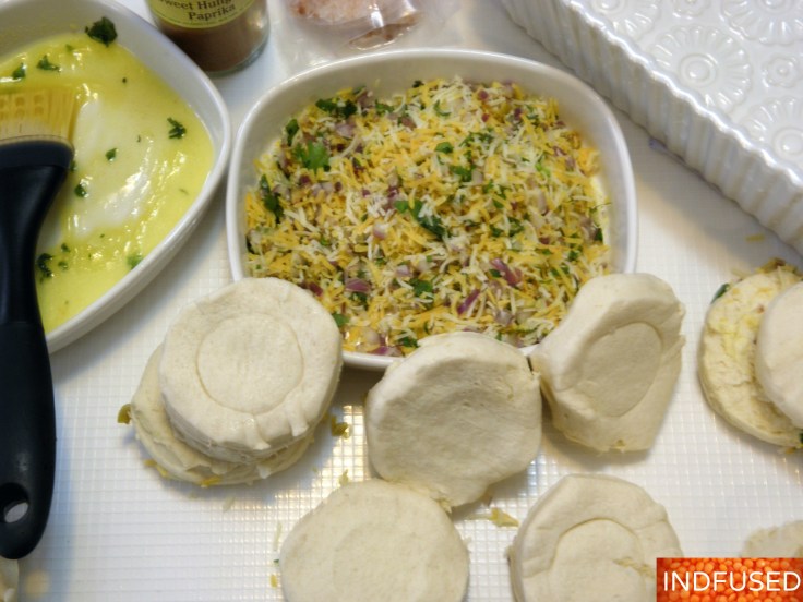 Quick and easy Savory Cheese bread using Indian herbs with Pillsbury Grand Biscuits and Kraft shredded Mexican Cheese. Perfect for #Thanksgiving
